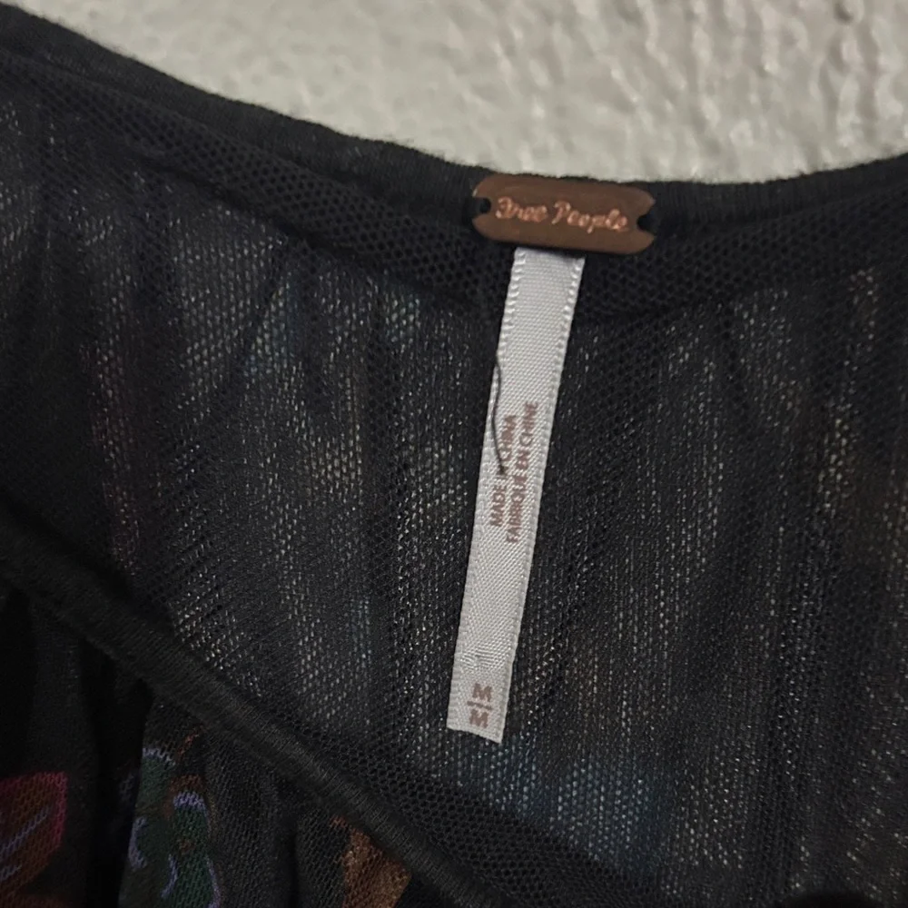 Free People Black Wildflower Honey Top Size M - Picture 4 of 6